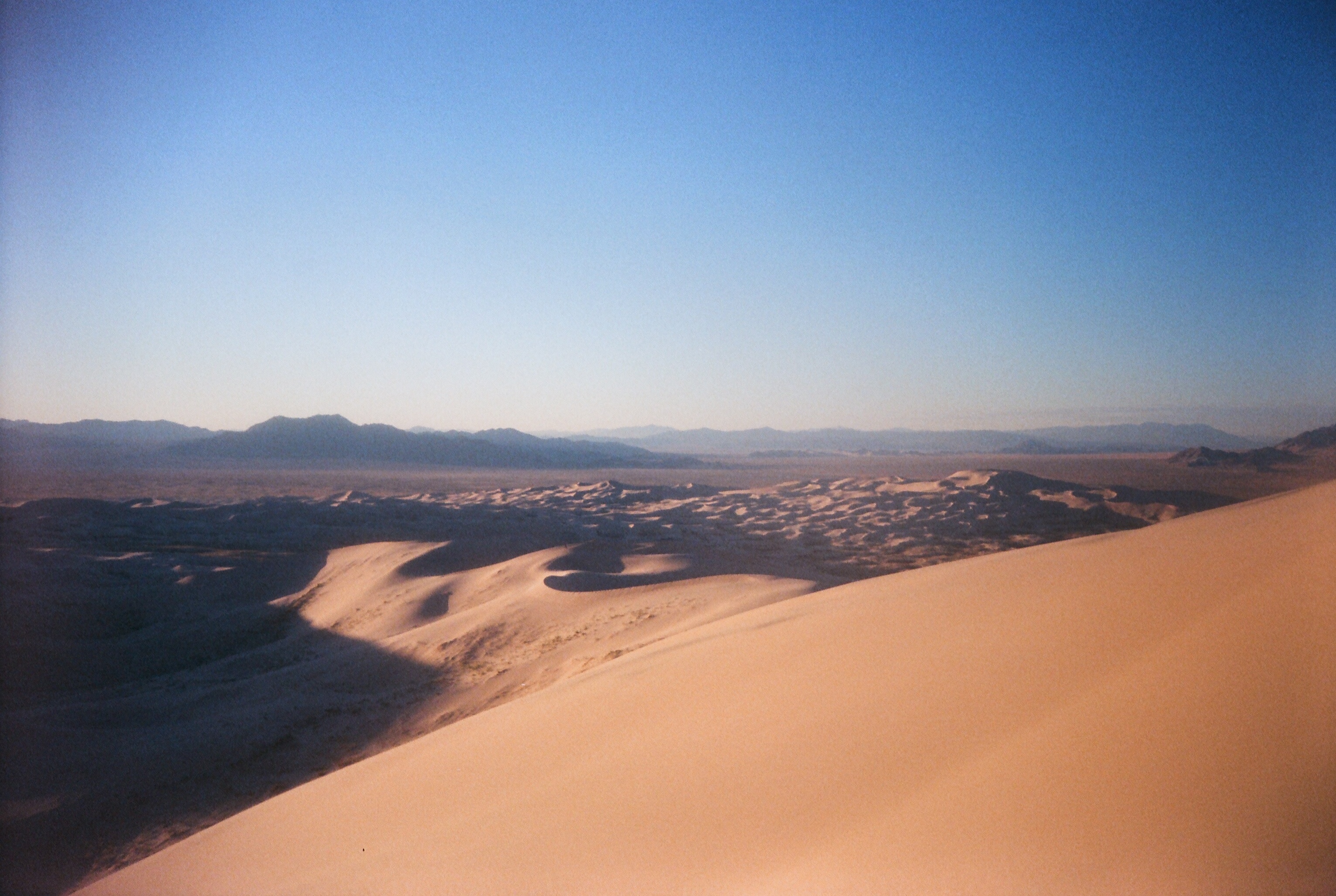 mojave desert during my solo roadtrip around the US in 2023/24